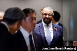 Menteri Luar Negeri Inggris James Cleverly tiba menjelang pertemuan tingkat menteri G7, di Tokyo, Jepang, 7 November 2023. (Foto: REUTERS/Jonathan Ernst/Pool)
