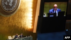 El presidente de la Asamblea General de la ONU, Dennis Francis, lee los resultados de las elecciones de los nuevos miembros del Consejo de Derechos Humanos, en la sede de la ONU en la ciudad de Nueva York, el 10 de octubre de 2023.
