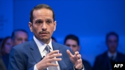 Perdana Menteri dan Menteri Luar Negeri Qatar Sheikh Mohammed bin Abdulrahman al-Thani berbicara pada sesi pertemuan tahunan Forum Ekonomi Dunia (WEF) di Davos, 16 Januari 2024. (Fabrice COFFRINI / AFP)