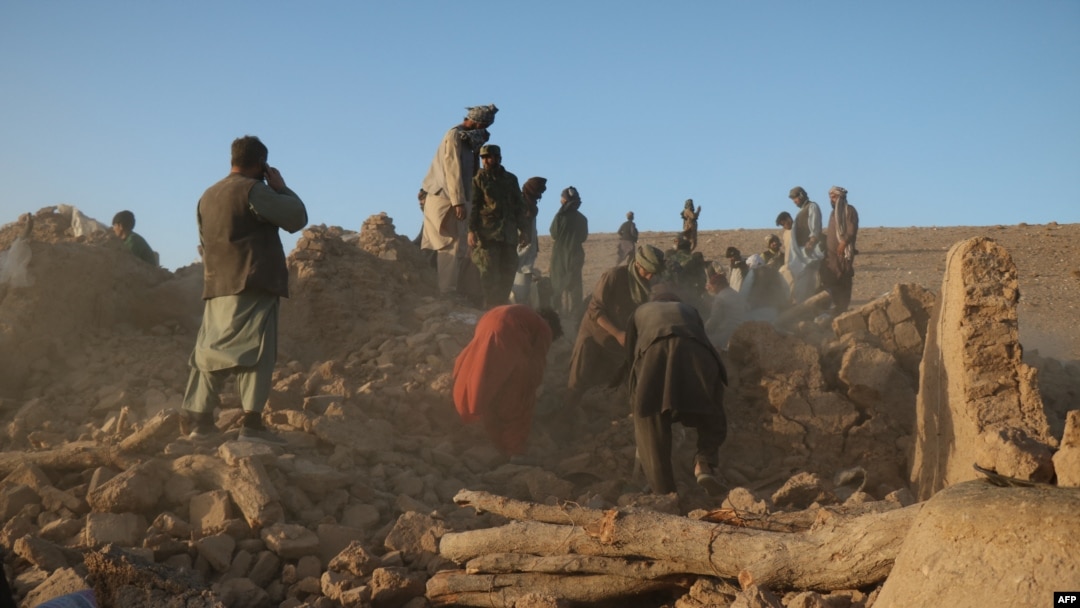 Afganistan'ın Herat kenti yakınlarındaki depremde can kaybı sayısı iki bini aştı