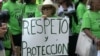 ARCHIVO - Trabajadoras domésticas latinas protestan en Florida por mejores salarios y condiciones para ejercer una labor que reivindican como digna. 