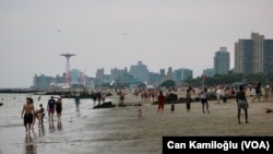 Coney Island sakinleri VOA Türkçe’ye yaptıkları değerlendirmede, tecavüz olayı sonrasında büyük şaşkınlık geçirdiklerini belirtti.