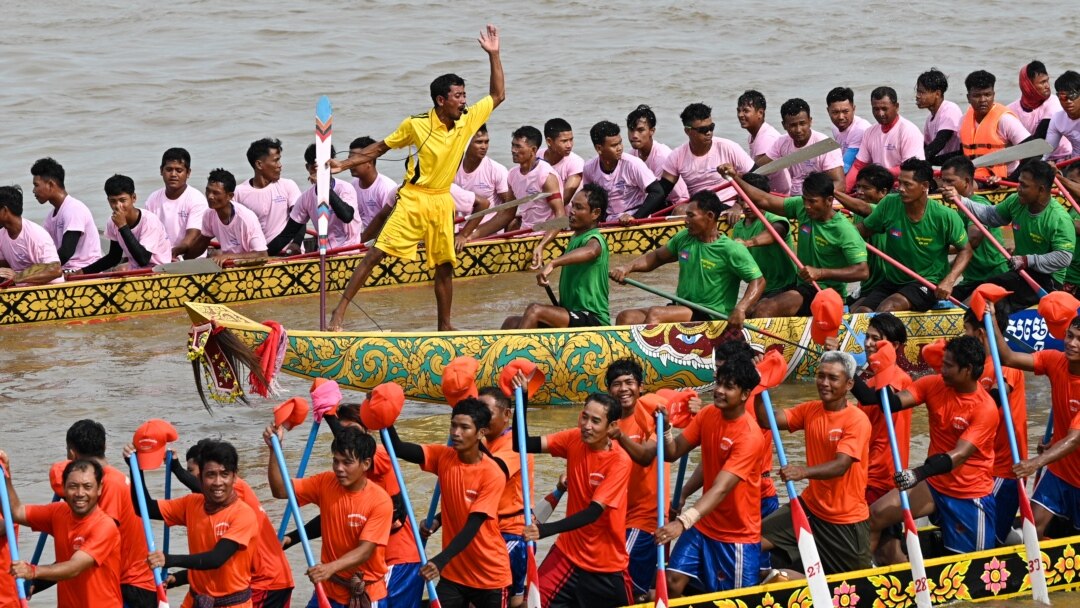 Dragon Boat Races Return to Cambodian Capital for Water Festival