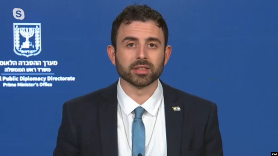 اسرائیلی حکومت کے ترجمان ایلون لیوی نے وی او اے کے ساتھ اپنے انٹریو میں کہا ہے کہ حماس کے ہتھیار ڈالنے اور تمام یرغمالوں کی واپسی تک جنگ جاری رہے گی۔8 جنوری 2024