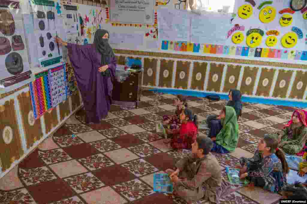 په افغانستان کې ماشومانو ته د ماینونو د خطرونو په اړه پوهاوی