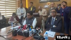 সচিবালয়ে নিজ দপ্তরে বাংলাদেশের ডাক, টেলিযোগাযোগ ও তথ্যপ্রযুক্তি প্রতিমন্ত্রী জুনাইদ আহমেদ পলক .