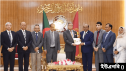 বঙ্গভবনে রাষ্ট্রপতি মো. সাহাবুদ্দিনের সঙ্গে সরকারি কর্ম কমিশনের (পিএসসি) চেয়ারম্যান সোহরাব হোসাইনের নেতৃত্বে একটি প্রতিনিধিদল।