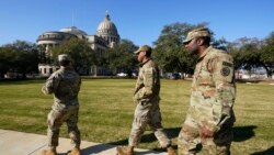 En una escuela de Iowa, en el primer día de clases tras las vacaciones de Navidad, la tragedia por un tiroteo enluta a toda una comunidad.