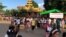 လားရှိုးမြို့ ဘုန်းကြီးကျောင်းတကျောင်းမှာ ခိုလှုံနေရတဲ့ ရှမ်းမြောက်တိုက်ပွဲများကြောင့် နေရပ်စွန့်ခွာထွက်ပြေးကြရသူများ  (နိုဝင်ဘာ ၁၅၊ ၂၀၂၃)
