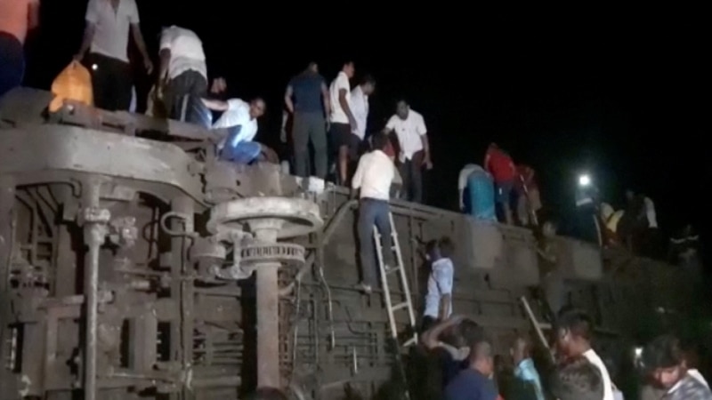Passenger Trains Derail in India, Killing at Least 50, Injuring Hundreds 