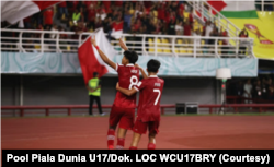 Timnas Indonesia Arkhan Kaka nomor punggung 8 merayakan selebrasi usai menjebol gawang Ekuador di Stadion Gelora Bung Tomo Surabaya, pekan lalu. (Foto: Pool Piala Dunia U17/Dok. LOC WCU17BRY)