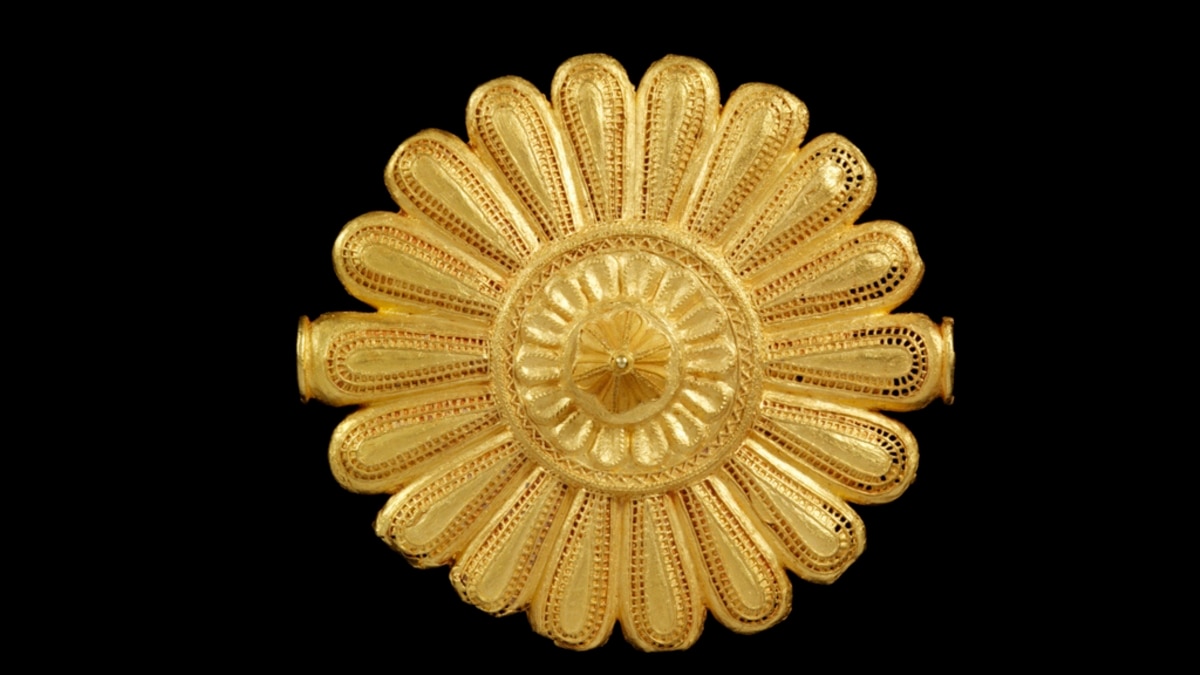 2 UK Museums Return Gold, Silver Artifacts to Ghana - Vimarsana News