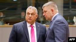 Угорський прем’єр-міністр Віктор Орбан та словацький прем’єр-міністр Роберт Фіцо висловлюють схожі думки в окремих питаннях європейської підтримки України. 