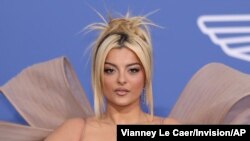 Foto Achiv: Bebe Rexha nan fet amfAR la nan vil Cannes, Cap d'Antibes, sid La Frans, 25 Me 2023. 