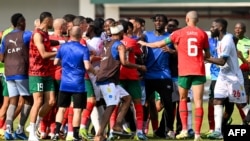 Au coup de sifflet final, une échauffourée a opposé les deux équipes qui venaient de se séparer sur un match nul.