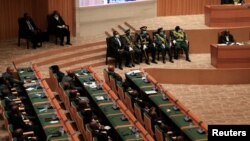 FILE - Zimbabwe's President Emmerson Mnangagwa delivers his State of the Nation Address (SONA) at the parliament building in Harare, Zimbabwe, November 23, 2022.