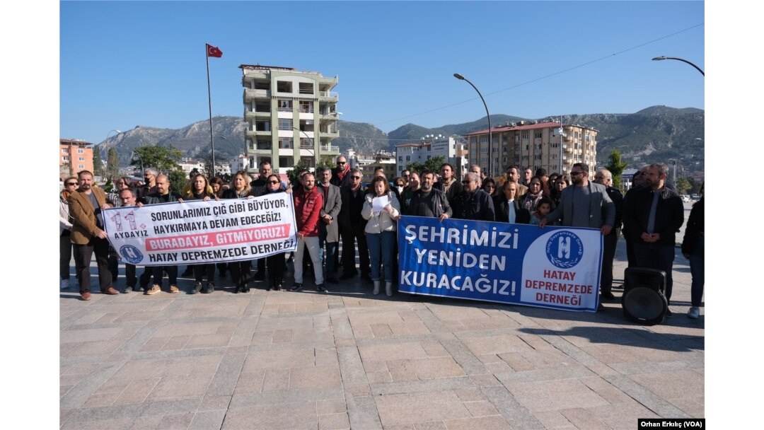 Hatay Depremzede Derneği basın açıklaması yaptı.