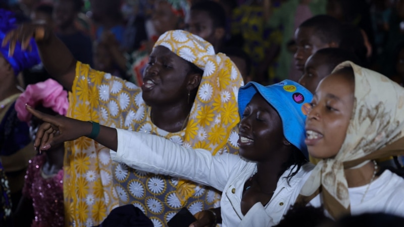 Des chrétiens nigérians manifestent pour la paix après les attaques de Noël