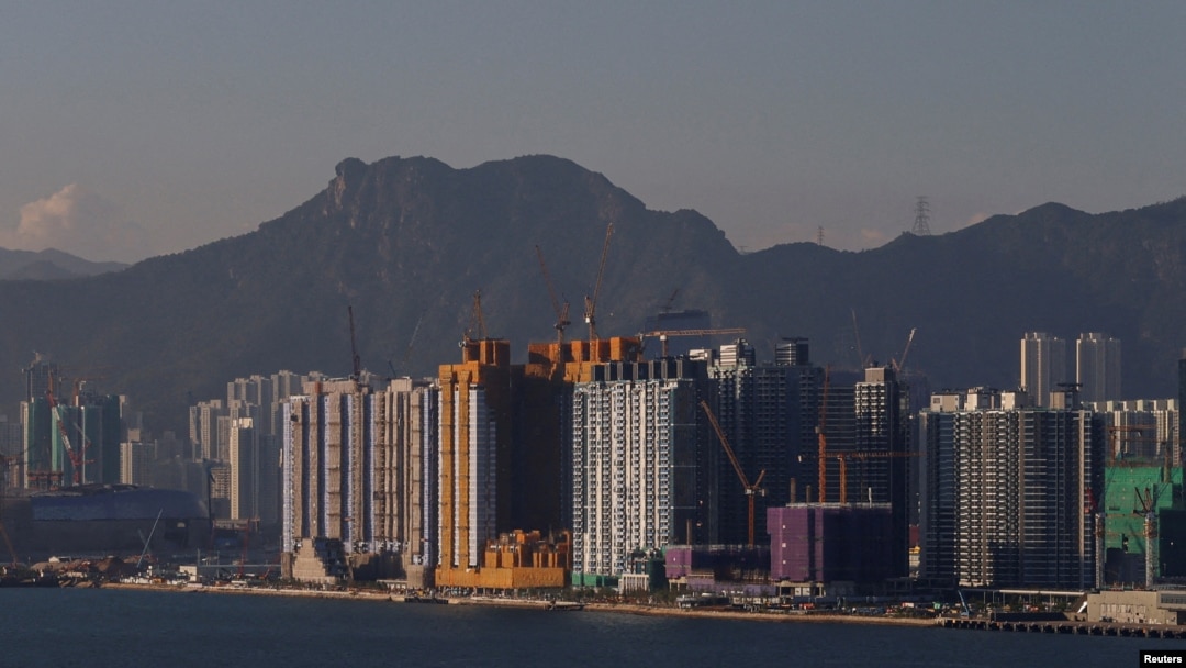 Lokasi pembangunan gedung perumahan di Hong Kong, China, 24 Oktober 2023. (Foto: REUTERS/Tyrone Siu)