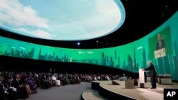 អគ្គលេខាធិការអង្គការសហប្រជាជាតិលោក Antonio Guterres ថ្លែងនៅក្នុងកិច្ចប្រជុំមួយ​នៃ​កិច្ចប្រជុំកំពូលស្តីពីអាកាសធាតុ​របស់​អង្គការ​សហប្រជាជាតិ​ ហៅកាត់ថា COP28 នៅទីក្រុង Dubai ប្រទេសអេមីរ៉ាតអារ៉ាប់រួម កាលពីថ្ងៃទី១ ខែធ្នូ ឆ្នាំ២០២៣។