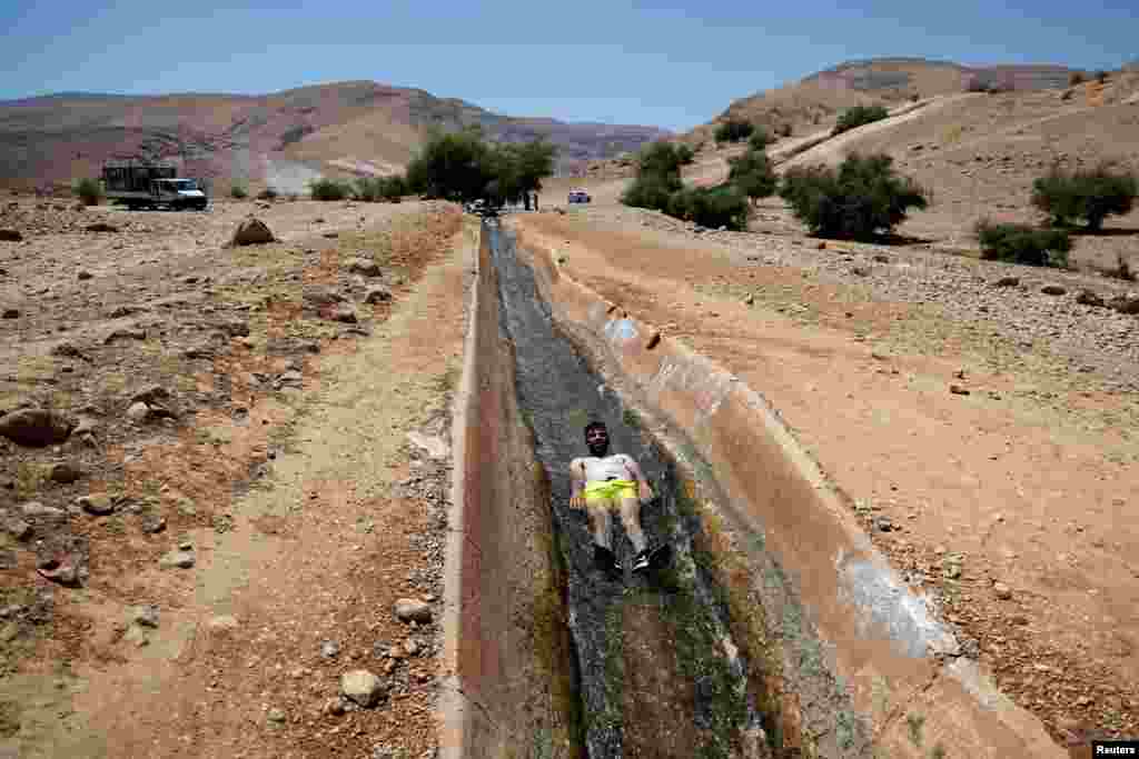 گریز از موج گرمای طاقت فرسا در فلسطین