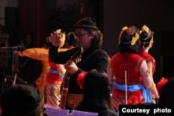 Ulung Tanoto, Music and Artistic Director untuk Indonesian Kids Performing Arts di Washington, D.C. (dok: Ulung Tanoto)