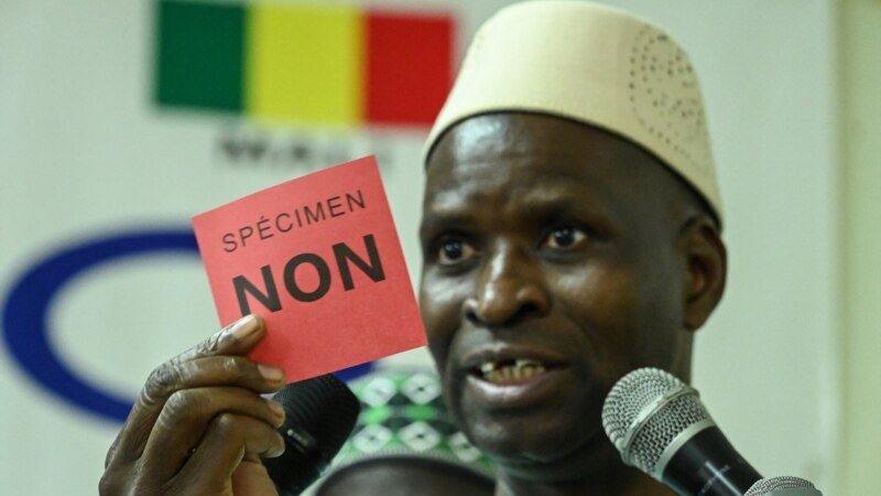 La junte malienne organise un référendum constitutionnel contesté