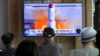 Layar TV di Stasiun Kereta Api Seoul, Korsel, menunjukkan program berita yang menayangkan gambar peluncuran roket Korut, Rabu, 31 Mei 2023.(AP/Ahn Young-joon)