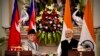 PM Nepal Pushpa Kamal Dahal dan PM India Narendra Modi (kanan), meresmikan beberapa proyek dari jarak jauh, di New Delhi, India, Kamis, 1 Juni 2023. (AP/Manish Swarup)