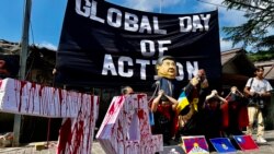 རྒྱ་ནག་དམར་པོའི་གཞུང་བཙུཊ་ནས་ལོ་ངོ་ ༧༤ འཁོར་བའི་ཉིན་མོར་རྒྱ་གཞུང་གི་སྲིད་ཇུས་ལ་ངོ་རྒོལ།