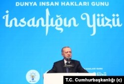 Erdoğan, konuşmasında ABD ve batılı ülkeleri eleştirdi.