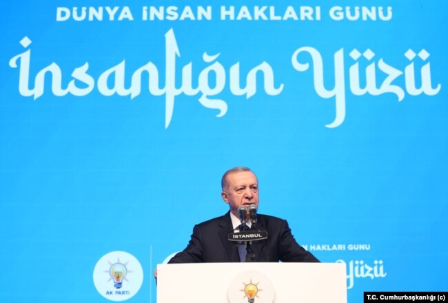 Erdoğan, konuşmasında ABD ve batılı ülkeleri eleştirdi.