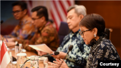 Menlu AS Antony Blinken dan Menlu RI Retno Marsudi dalam pertemuan di sela-sela Pertemuan Menlu ASEAN di Jakarta, Jumat (14/7).
