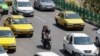 Situasi lalu lintas di Teheran, Iran, dalam foto yang diambil pada 13 Agustus 2022. (Foto: AFP/Atta Kenare)