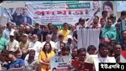রাজধানী ঢাকার গাবতলী এলাকায় বিএনপির পদযাত্রা শুরু করার আগে বাংলাদেশ জাতীয়তাবাদী দল বিএনপি মহাসচিব মির্জা ফখরুল ইসলাম আলমগীর বক্তব্য রাখছেন। ১৮ জুলাই, ২০২৩। 