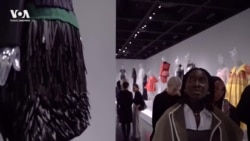 Женщины одевают женщин: такого в Музее Метрополитен еще не было