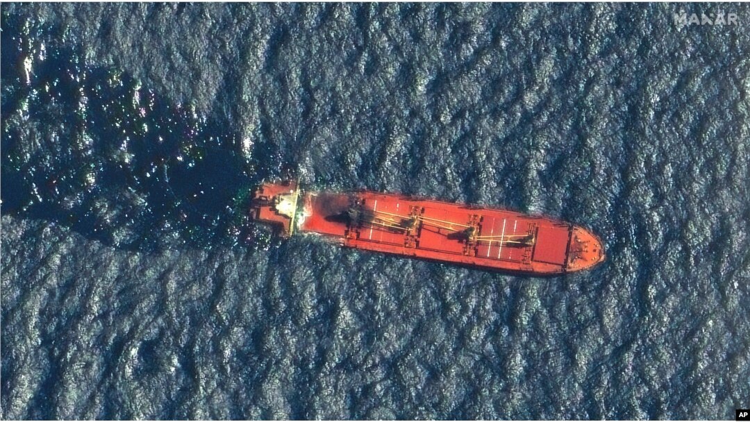 Kapal Rubymar berbendera Belize di Laut Merah, 1 Maret 2024. (Foto: via AP)