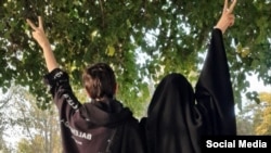  نافرمانی مدنی زنان ایران در مقابل حجاب اجباری