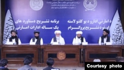 Para pejabat Kementerian Penyebaran Kebajikan dan Pencegahan Kejahatan Taliban memberikan konferensi pers di Kabul (foto: dok). 