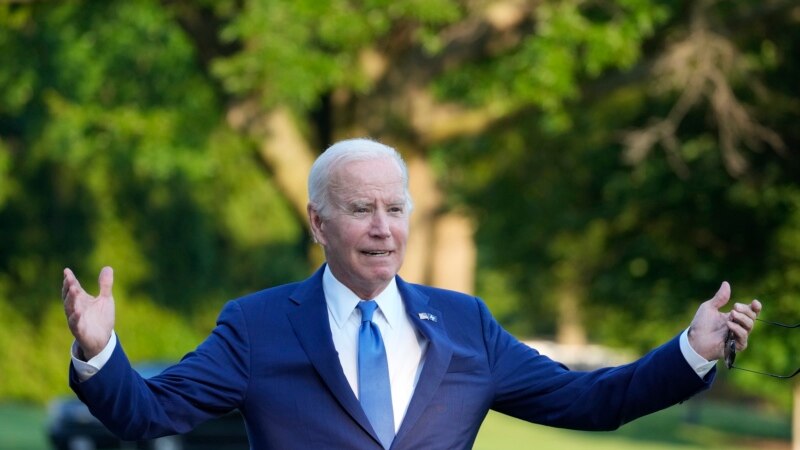  Biden to Deliver Remarks on US Avoiding Default...
