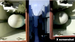 ภาพจากวิดีโอจากสื่อสังคมออนไลน์ X เผยให้เห็นคลังเก็บขีปนาวุธ C-802 ซึ่งผู้ใช้สื่อสังคมออนไลน์หลายรายนำคลิปดังกล่าวไปใช้ในสงครามอิสราเอล-ฮามาส โดยวิดีโอดังกล่าวได้รับการเผยแพร่ในปี 2019