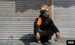Riyaz Ahmad, a resident of the Kangan area of Ganderbal district, voiced disappointment that he was not allowed to enter the stadium where Prime Minister Narendra Modi was interacting with locals, March 7, 2024. (Wasim Nabi for VOA)