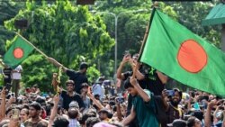 Thủ tướng Bangladesh từ chức, chạy khỏi nước, chính phủ lâm thời được thành lập | VOA 