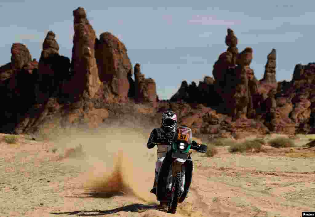 Fantic Racing Rally&#39;s&nbsp;Tommaso Montanari competes during stage 9 of of the Dakar rally 2024 between Hail and Al-Ula, Saudi Arabia.