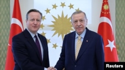 Gazze'de sürdürülebilir ateşkes çabaları kapsamında bölge turuna çıkan İngiltere Dışişleri Bakanı David Cameron, son durağı İstanbul’da Cumhurbaşkanı Erdoğan’la görüştü.