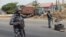 Les enlèvements contre rançon constituent un problème majeur au Nigeria, où des gangs les perpétuent sur des autoroutes, dans les logements même des victimes, ou jusque dans des écoles.