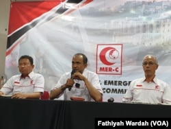 Presidium Medical Emergency Rescue Committe (MER-C) , Henry Hidayatullah, Sarbini Abdul Murad, Faried Thalib (dari kiri ke kanan) saat konferensi pers soal pengiriman tim ke Gaza, Palestina di kantor MER-C , Salemba, Jakarta Pusat, 10 Oktober 2023 lalu.