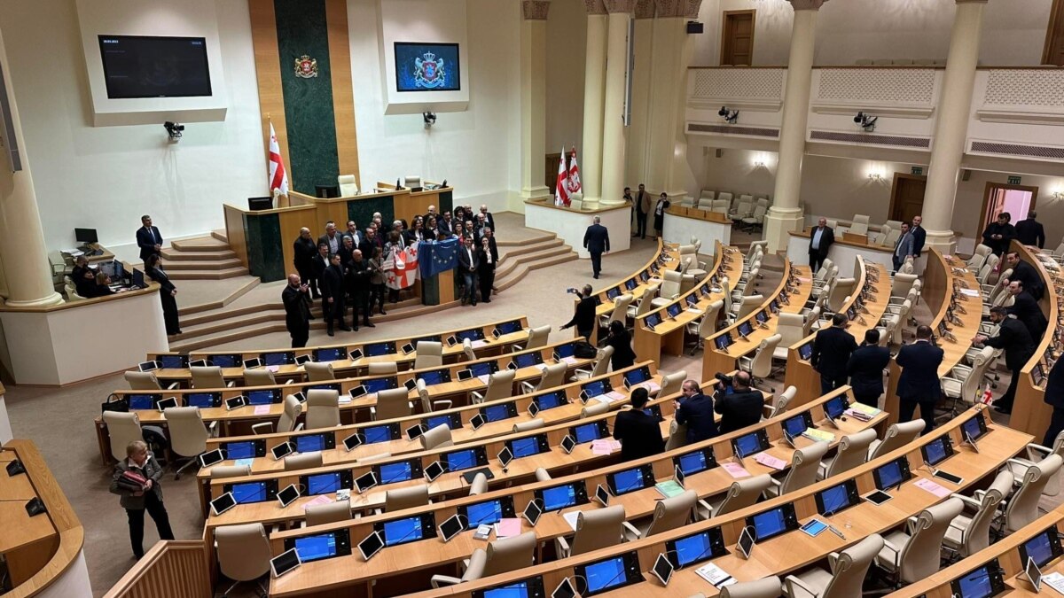საქართველოს პარლამენტმა “აგენტების” კანონპროექტი ჩააგდო
