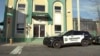 Sebuah mobil Polisi kota Newark terlihat diparkir di luar Masjid-Muhammad di Newark, New Jersey pasca insiden penembakan hari Rabu, 3 Januari 2024.