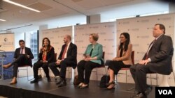 Los embajadores de Estados Unidos en Centroamérica expusieron este viernes en el centro Diálogo Interamericano en Washington los retos de la región. Inseguridad, democracia e independencia judicial son temas urgentes para atender. [Foto: Tomás Guevara, VOA]